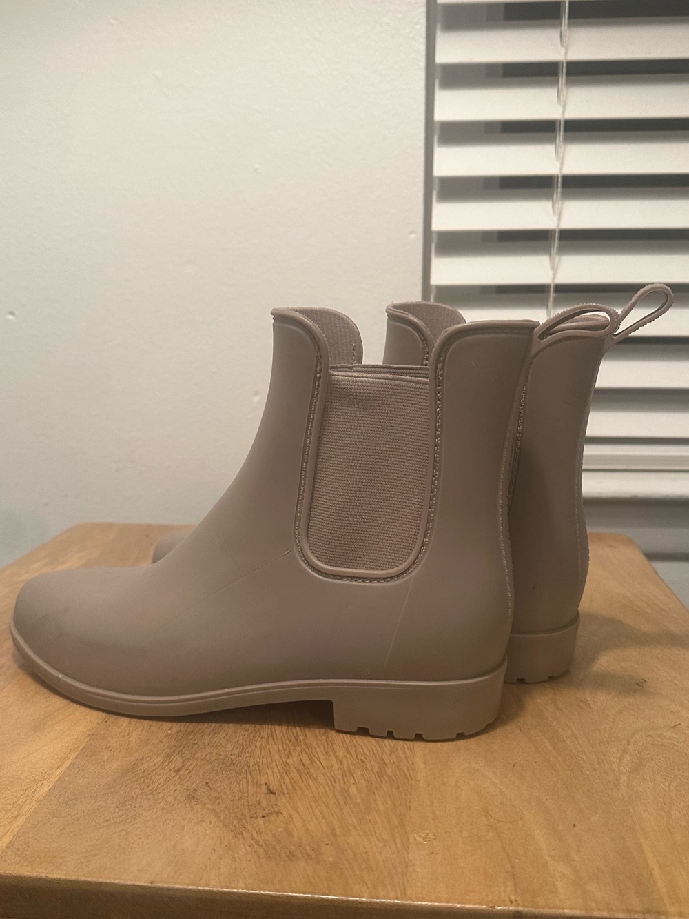 Source Unknown Beige Chelsea-Style Rain Boots